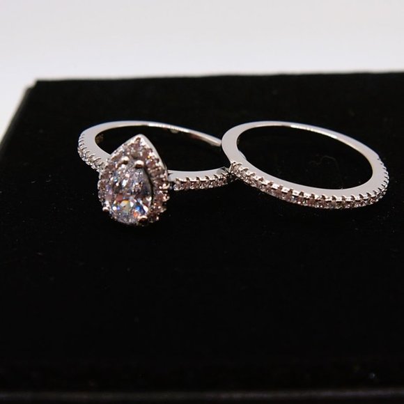 Beautiful 2 Pc. Halo Teardrop Bridal Set - Picture 3 of 8